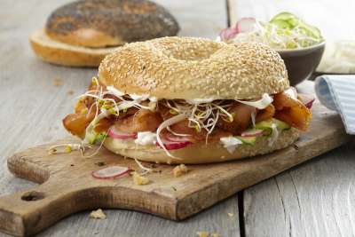Bagel mit Pastramilachs