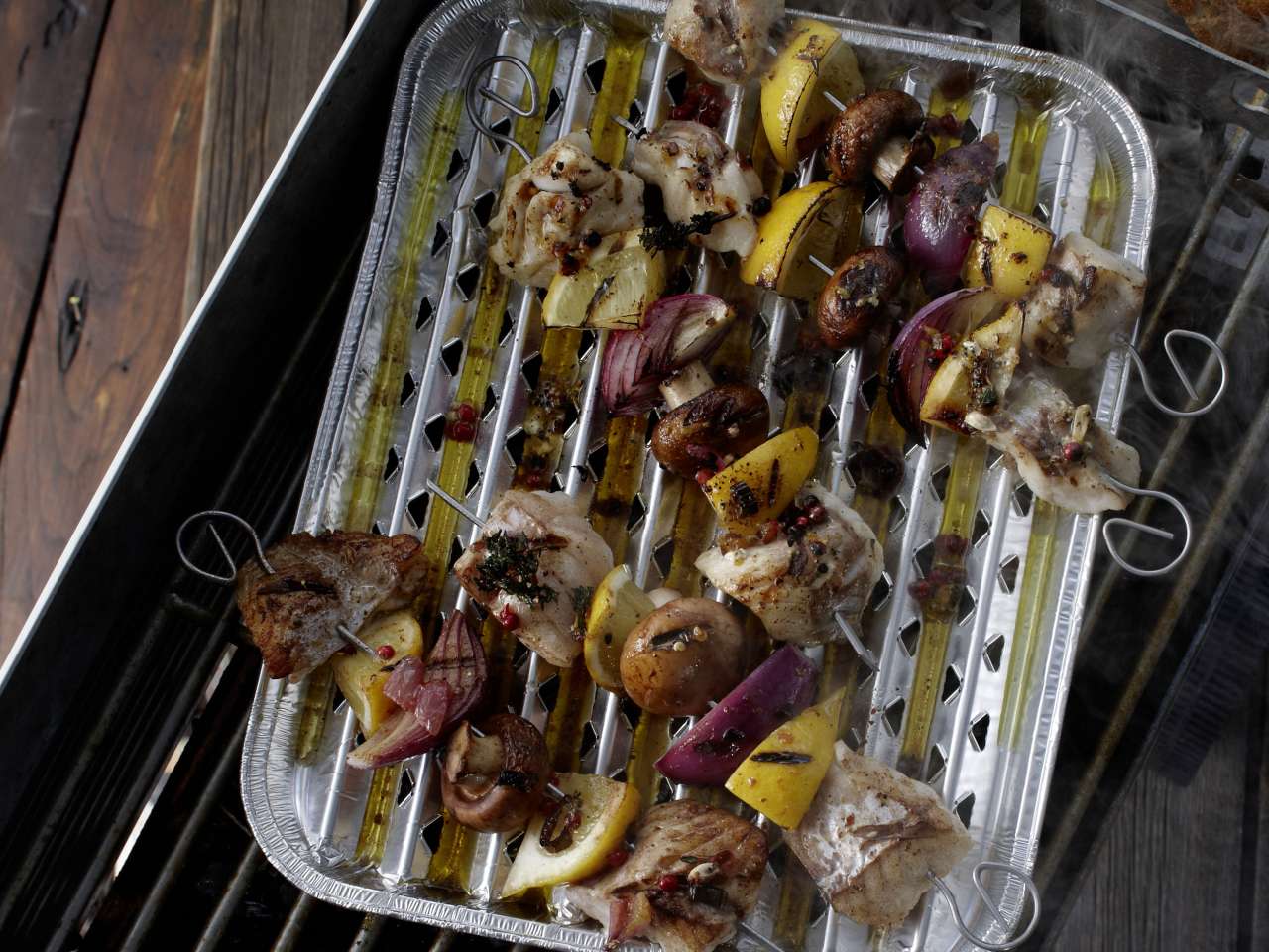 Tapa-Spieße mit Rotbarsch & Zitrone
