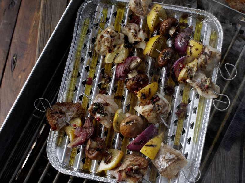 Tapa-Spieße mit Rotbarsch & Zitrone