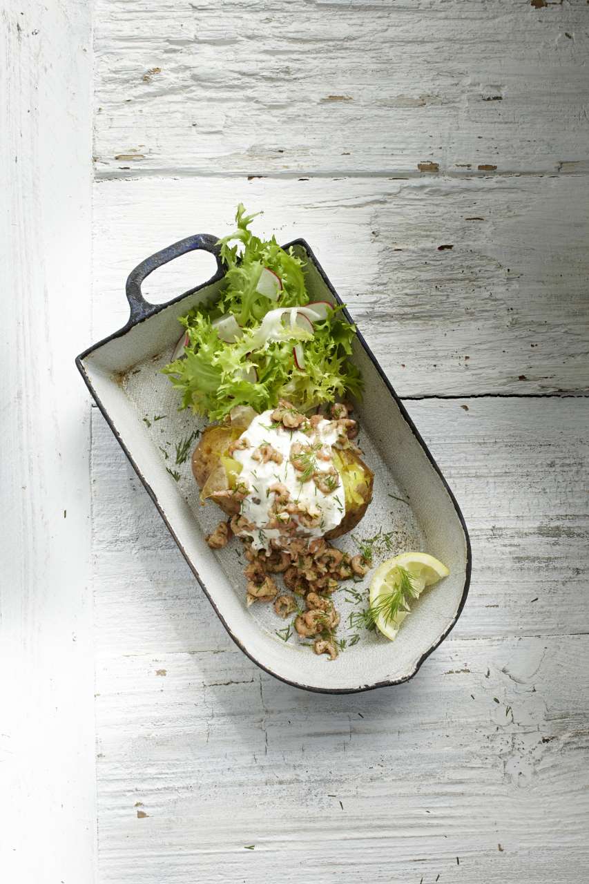 Ofenkartoffel mit Krabben & Sour Cream