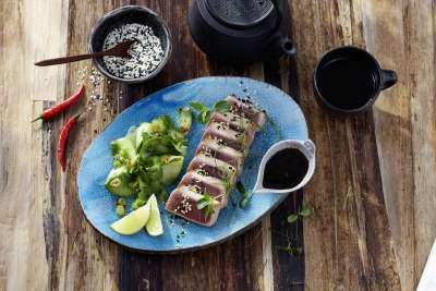 Tuna-Tataki & Gurkensalat „Thai Style“