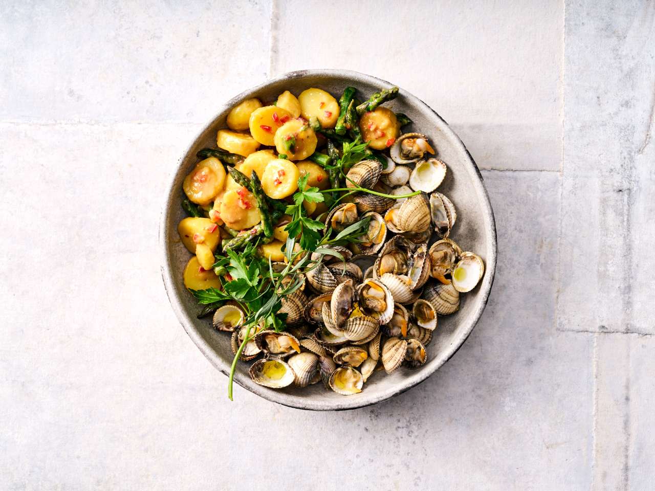 Herzmuscheln mit Miso-Kartoffelsalat