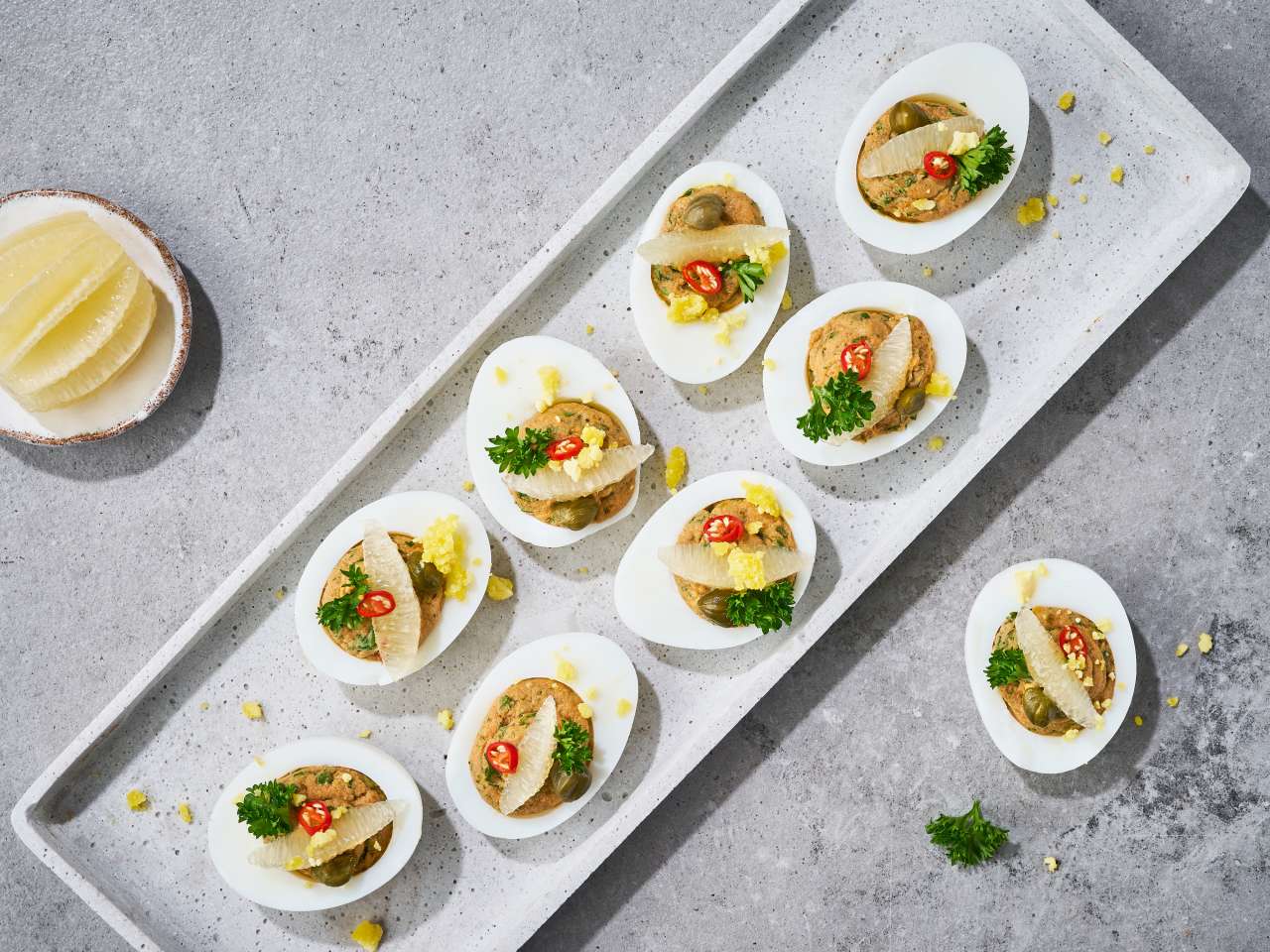 Gefüllte Eier-Häppchen mit Sardinenpaté