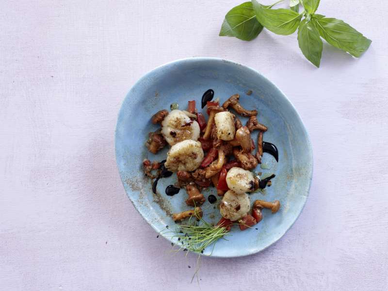 Jakobsmuscheln mit Pfifferlingssalat