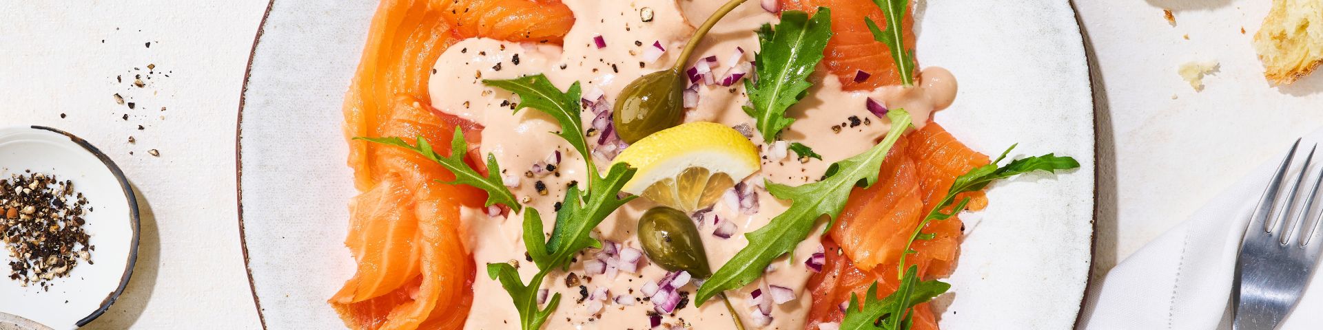 Räucherlachs-Pita mit Curryschmand